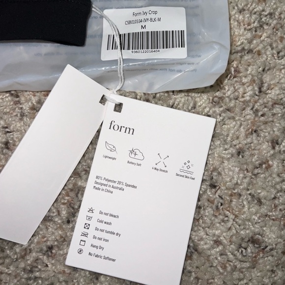 CSB Crop Shop Boutique Form Ivy Crop Sports Bra in Black - Picture 8 of 8